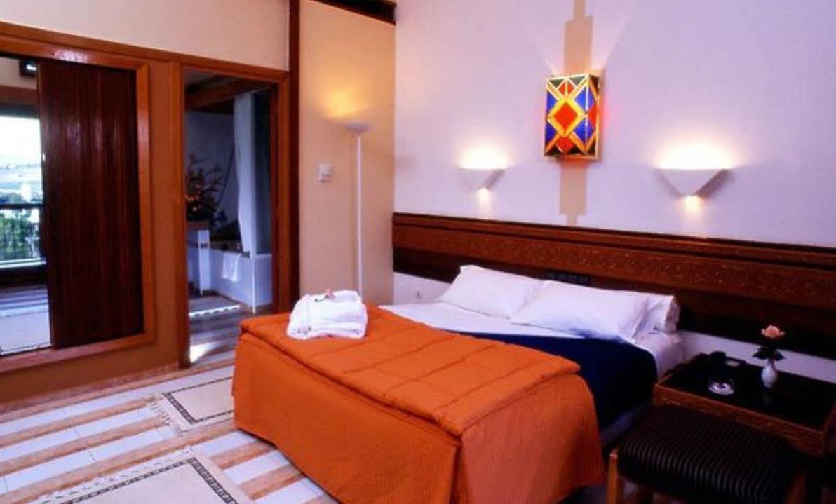 Hotel Sidi Harazem Esterno foto