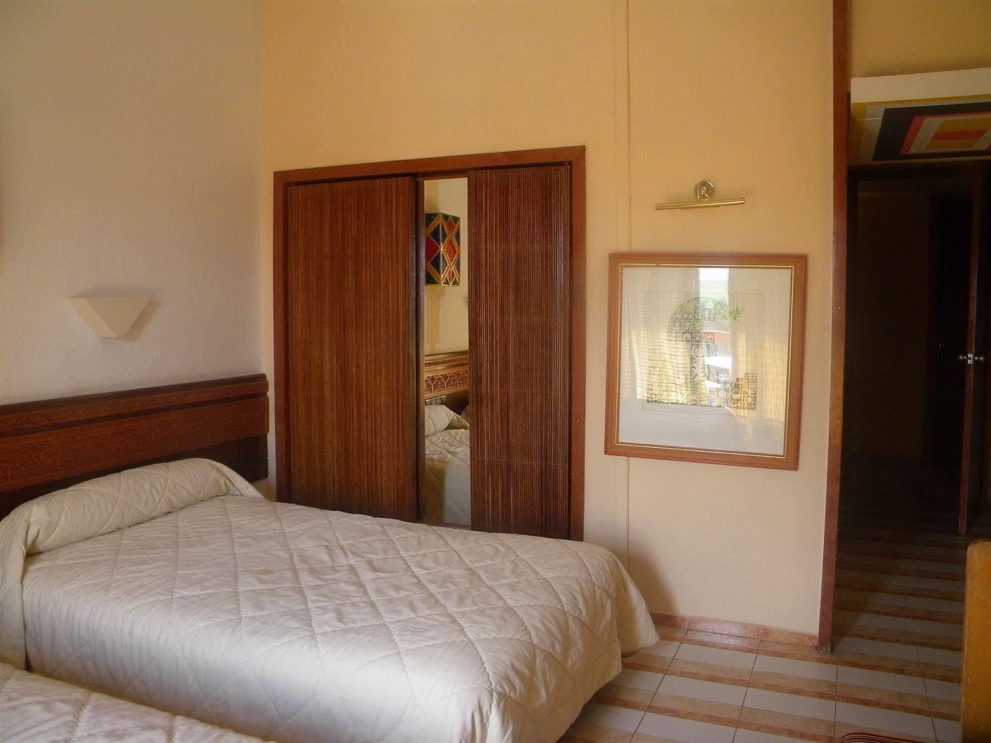 Hotel Sidi Harazem Esterno foto